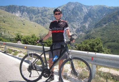 Robert Oddo Cycling on the  tour with redspokes